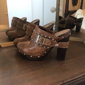 Vince Camuto clogs